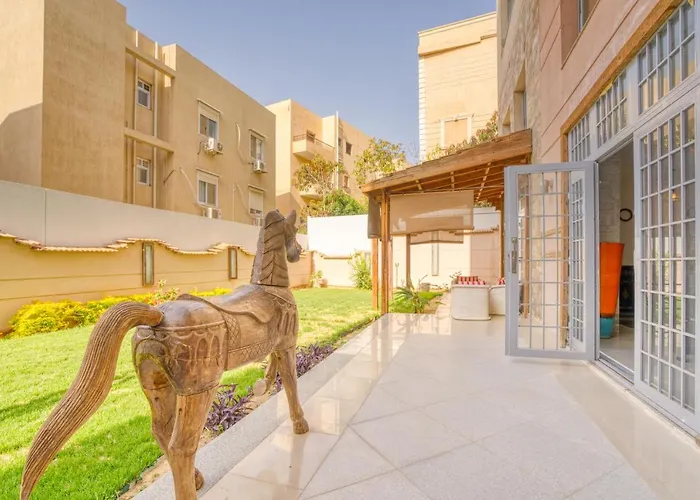 Spacious Garden Duplex Near Jw Marriott