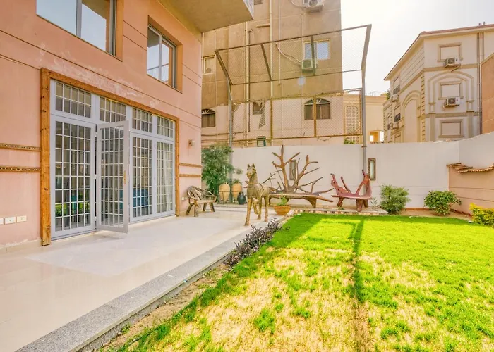 Spacious Garden Duplex Near Jw Marriott